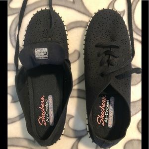 Women’s shoes by Sketchers